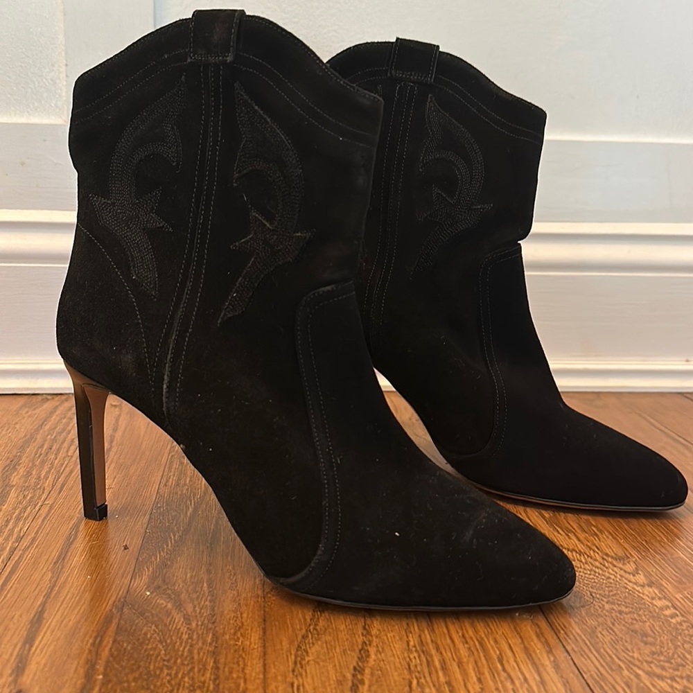 Bash bootie.  No box.  Never worn!